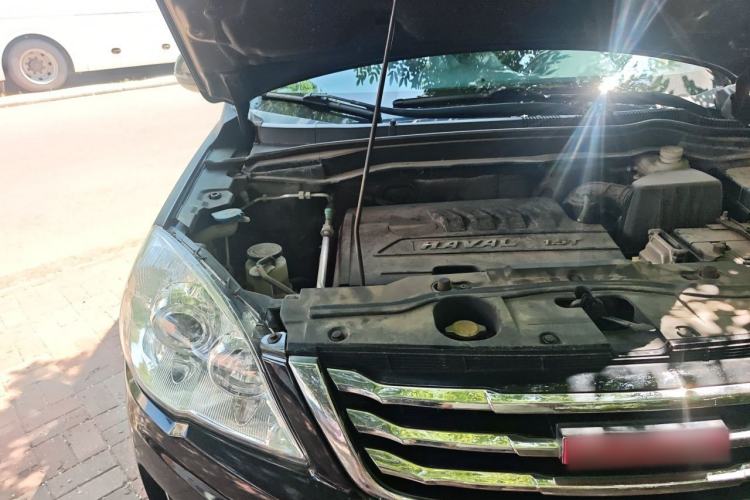 Used Haval H6 2013 Upgraded Model 1.5T Manual Two-Wheel Drive Elite Version Engine Bay Right