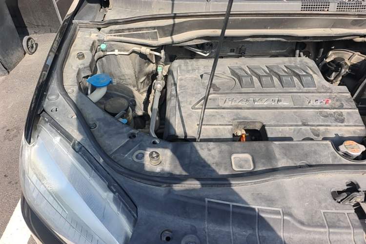 Used Haval H6 2013 Sport Edition 1.5T Manual Two-Wheel Drive Prestige Model Engine Bay Right