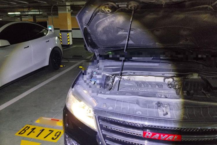 Used Haval H6 2013 Sport Edition 1.5T Manual Two-Wheel Drive Prestige Model Engine Bay Right