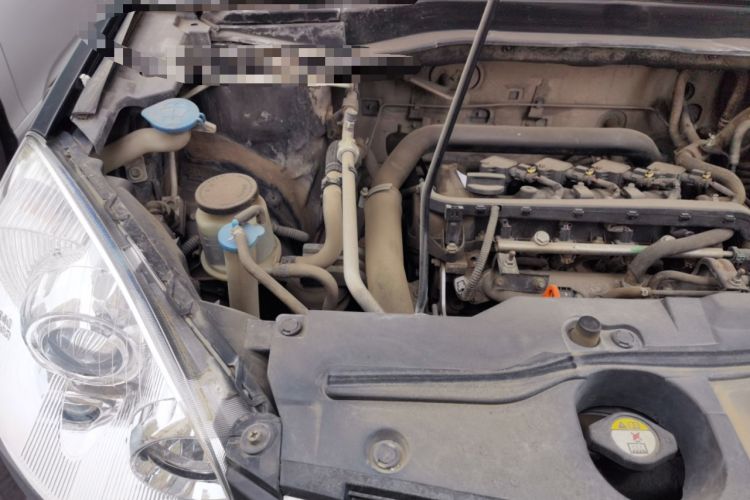 Used Haval H6 2013 Upgraded Model 1.5T Manual Two-Wheel Drive Elite Version Engine Bay Right