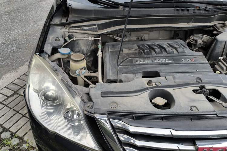 Used Haval H6 2013 Sport Edition 1.5T Manual Two-Wheel Drive Urban Model Engine Bay Right