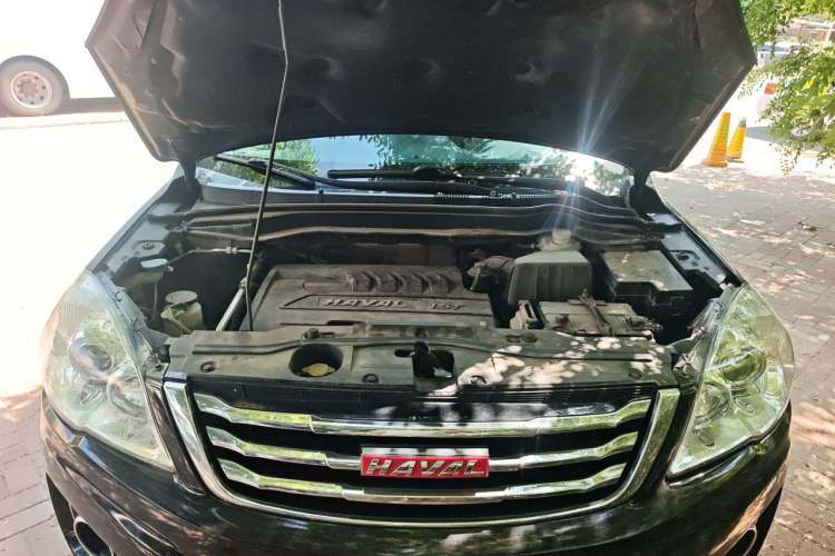 Used Haval H6 2013 Upgraded Model 1.5T Manual Two-Wheel Drive Elite Version Engine Bay