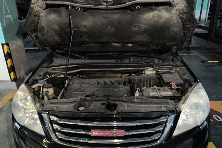 Used Haval H6 2013 Upgraded Model 1.5T Manual Two-Wheel Drive Elite Version Engine Bay