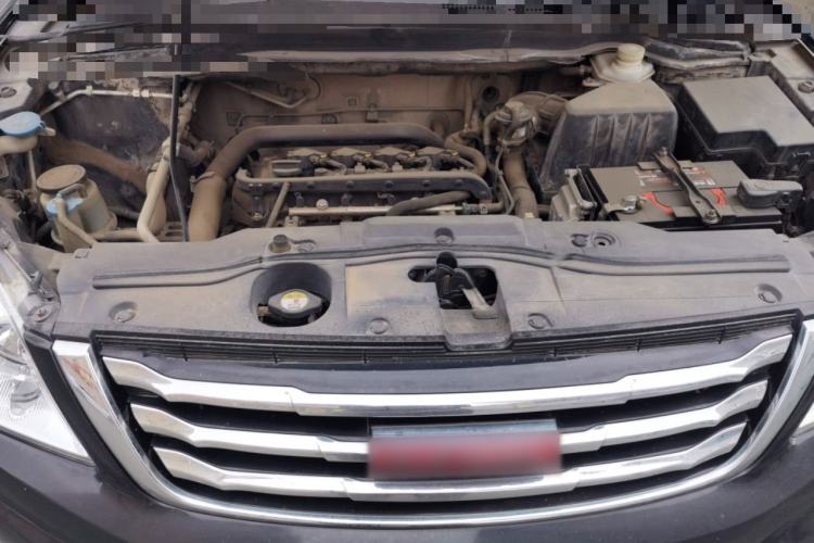 Used Haval H6 2013 Upgraded Model 1.5T Manual Two-Wheel Drive Elite Version Engine Bay