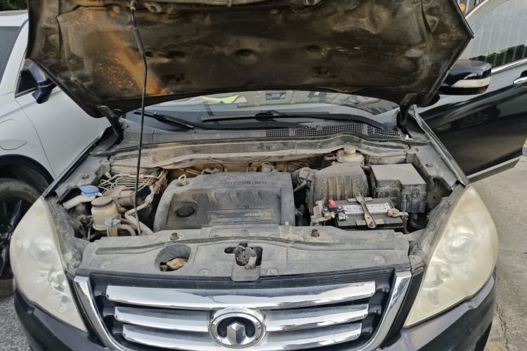 Used Haval H6 2013 Upgraded Model 2.4L Automatic Two-Wheel Drive Elite Version Engine Bay