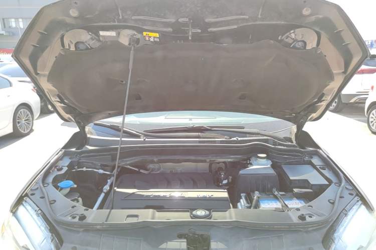 Used Haval H6 2013 Sports Edition 1.5T Manual Two-Wheel Drive Elite Model Engine Bay