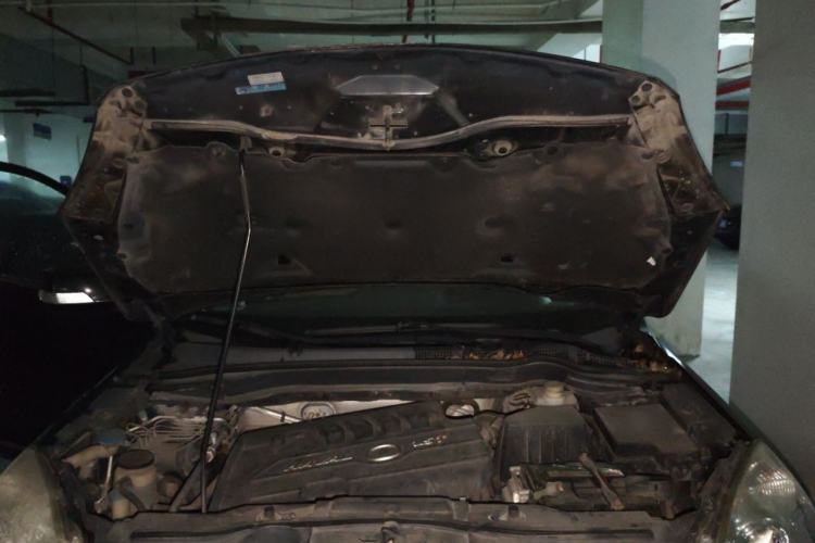 Used Haval H6 2013 Upgraded Model 1.5T Manual Two-Wheel Drive Elite Version Engine Bay