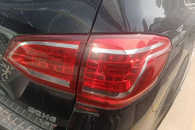 Used Haval H6 2013 Sport Edition 1.5T Manual Two-Wheel Drive Prestige Model Exterior 3