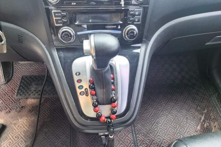 Used Haval H6 2013 Upgraded Model 2.4L Automatic Two-Wheel Drive Elite Version Gear Lever