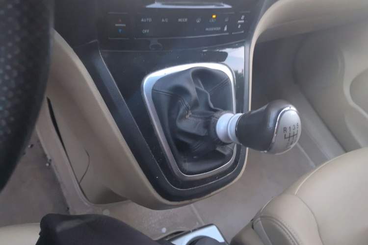 Used Haval H6 2013 1.5T Manual 4x4 Prestige Edition Gear Lever