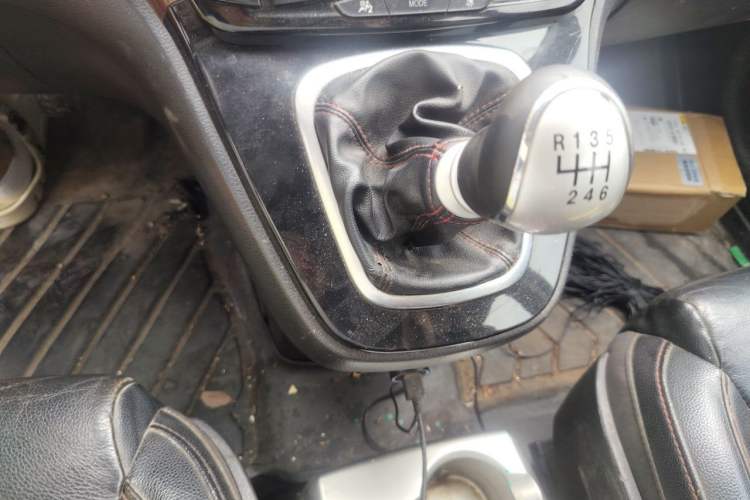 Used Haval H6 2013 Sport Edition 1.5T Manual 4x4 Elite Model Gear Lever