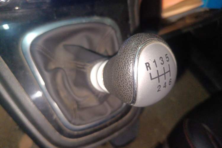 Used Haval H6 2013 Upgraded Model 1.5T Manual Two-Wheel Drive Elite Version Gear Lever
