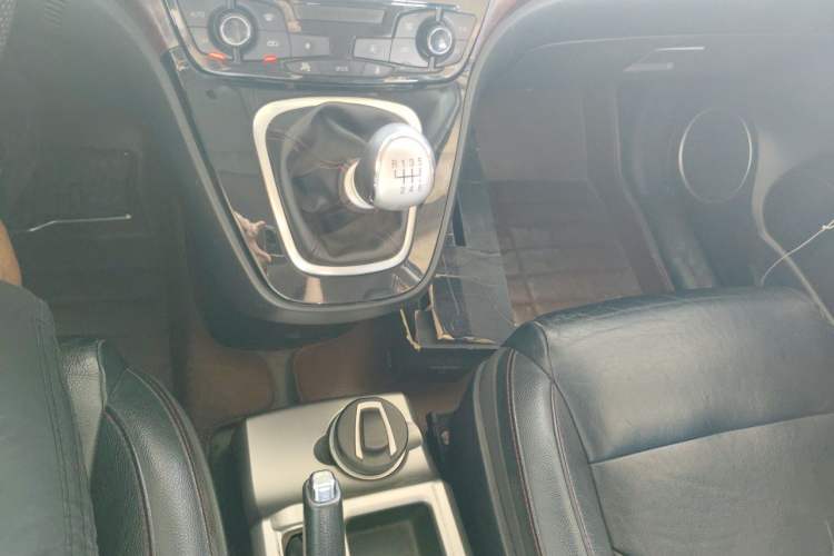 Used Haval H6 2013 Sports Edition 1.5T Manual Two-Wheel Drive Elite Model Gear Lever