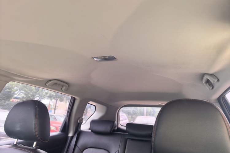 Used Haval H6 2013 Upgraded Model 2.4L Automatic Two-Wheel Drive Elite Version Headliner