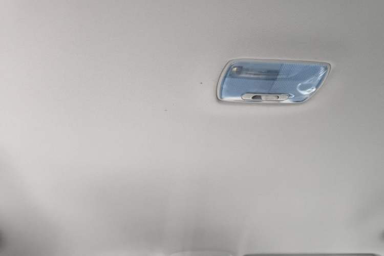 Used Haval H6 2013 Upgraded Model 2.4L Automatic Two-Wheel Drive Elite Version Headliner