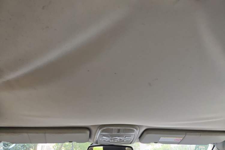 Used Haval H6 2013 Upgraded Model 2.4L Automatic Two-Wheel Drive Elite Version Headliner