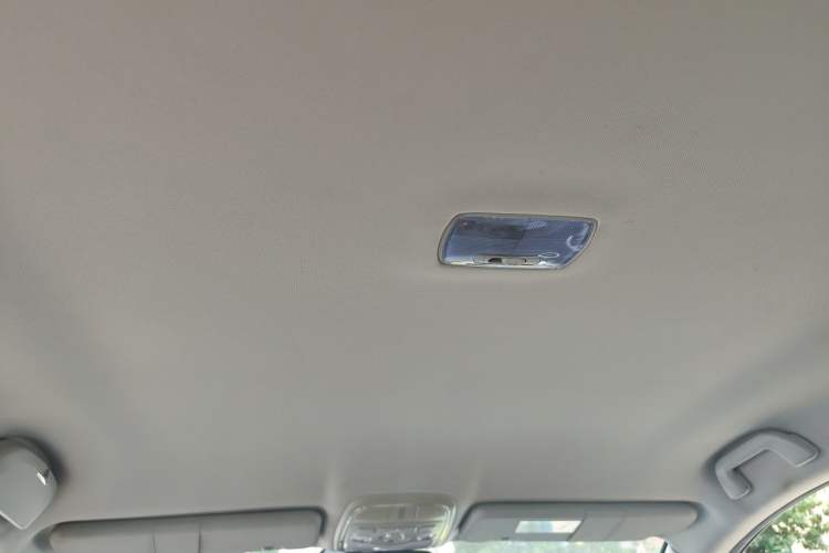Used Haval H6 2013 Upgraded Model 1.5T Manual Two-Wheel Drive Elite Version Headliner