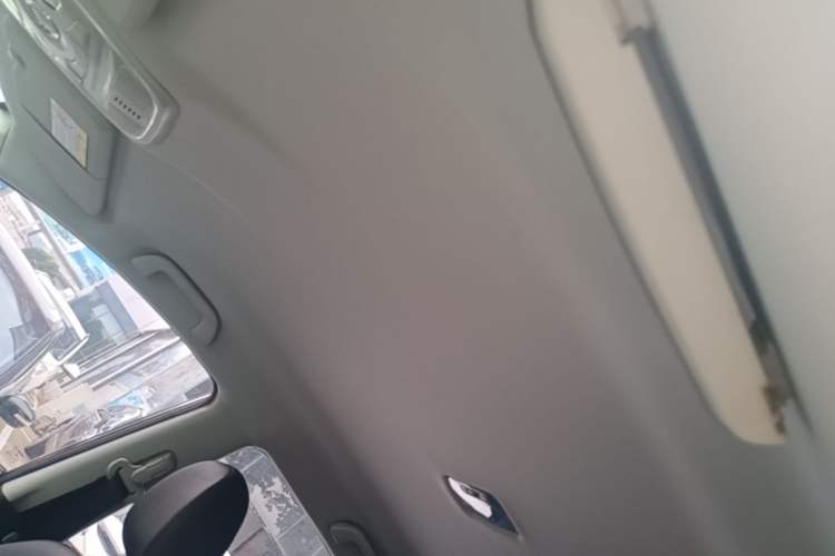 Used Haval H6 2013 Upgraded Model 2.4L Automatic Two-Wheel Drive Elite Version Headliner