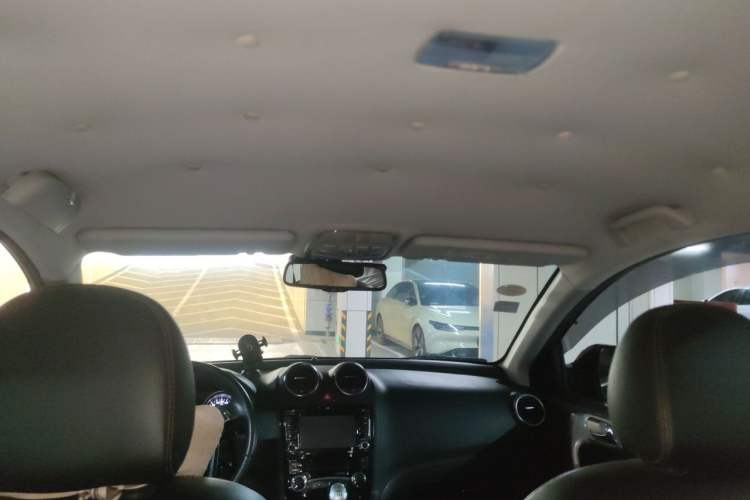 Used Haval H6 2013 Upgraded Model 1.5T Manual Two-Wheel Drive Elite Version Headliner