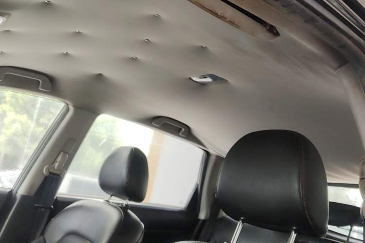 Used Haval H6 2013 Upgraded Model 1.5T Manual Two-Wheel Drive Elite Version Headliner