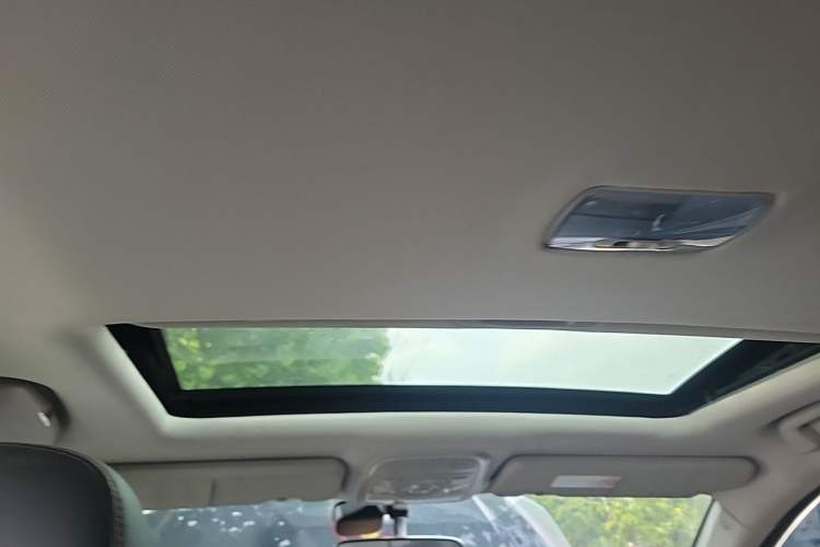 Used Haval H6 2013 Sports Edition 1.5T Manual Two-Wheel Drive Elite Model Headliner