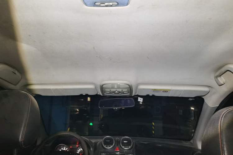 Used Haval H6 2013 Upgraded Model 1.5T Manual Two-Wheel Drive Elite Version Headliner
