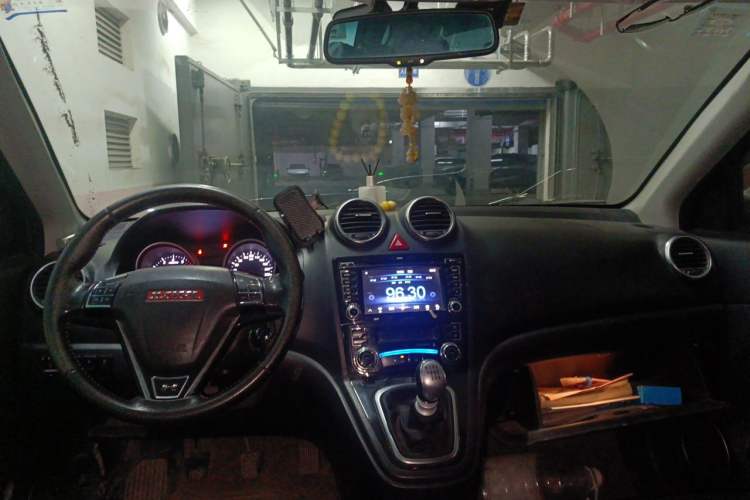Used Haval H6 2013 Upgraded Model 1.5T Manual Two-Wheel Drive Elite Version Headliner