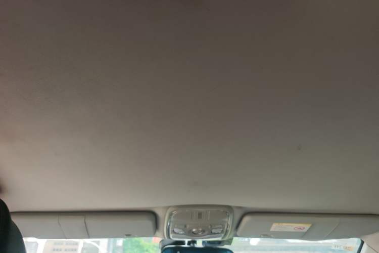 Used Haval H6 2013 Upgraded Model 1.5T Manual Two-Wheel Drive Urban Version Headliner