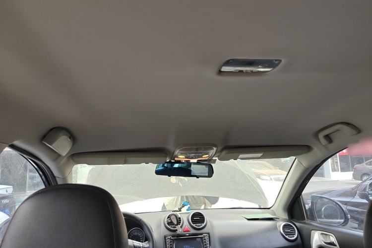 Used Haval H6 2013 Upgraded Model 2.4L Automatic Two-Wheel Drive Elite Version Headliner