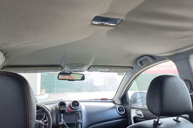 Used Haval H6 2013 Upgraded Model 1.5T Manual Two-Wheel Drive Elite Version Headliner