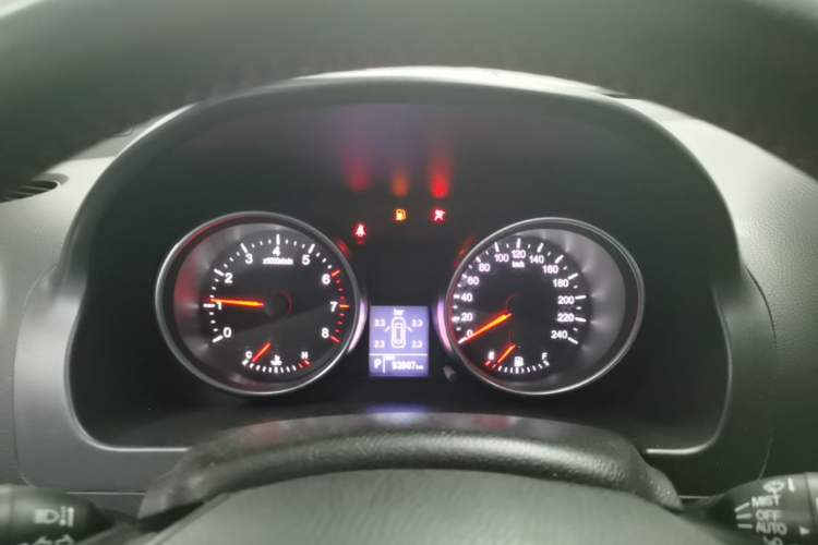 Used Haval H6 2013 Upgraded Model 2.4L Automatic Two-Wheel Drive Elite Version Instrument Cluster