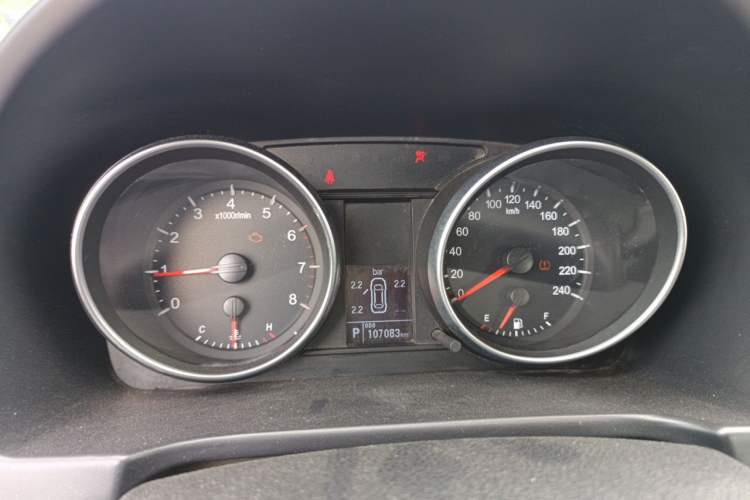 Used Haval H6 2013 Upgraded Model 2.4L Automatic Two-Wheel Drive Elite Version Instrument Cluster