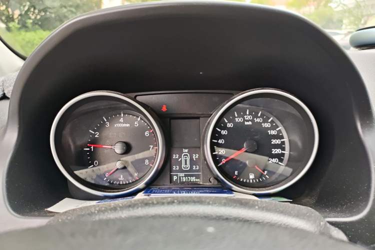 Used Haval H6 2013 Upgraded Model 2.4L Automatic Two-Wheel Drive Elite Version Instrument Cluster