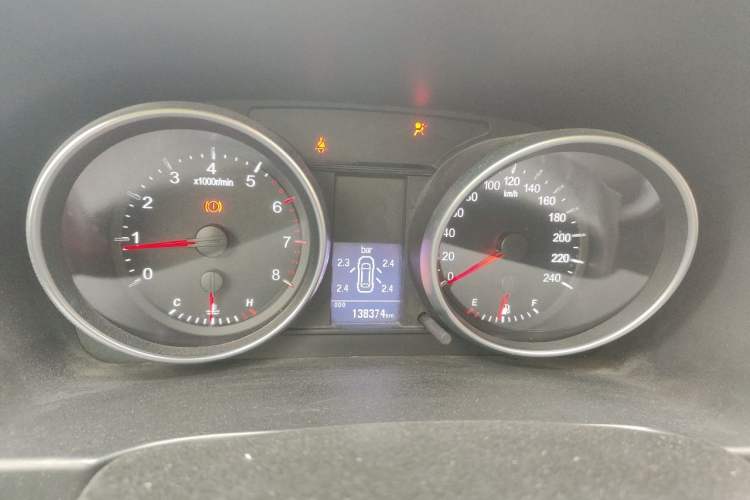 Used Haval H6 2013 Upgraded Model 1.5T Manual Two-Wheel Drive Elite Version Instrument Cluster