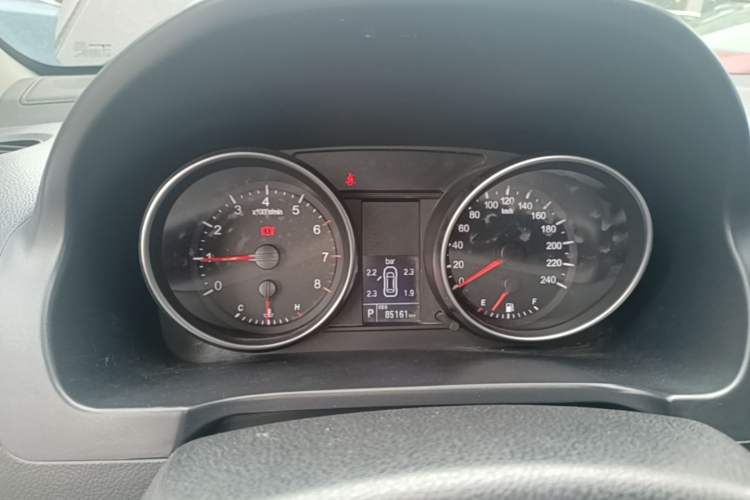 Used Haval H6 2013 Upgraded Model 2.4L Automatic Two-Wheel Drive Elite Version Instrument Cluster