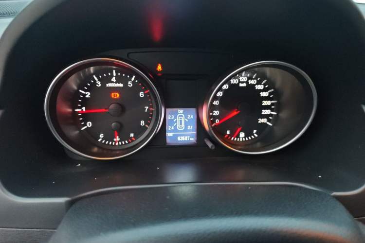 Used Haval H6 2013 Upgraded Model 1.5T Manual Two-Wheel Drive Prestige Version Instrument Cluster