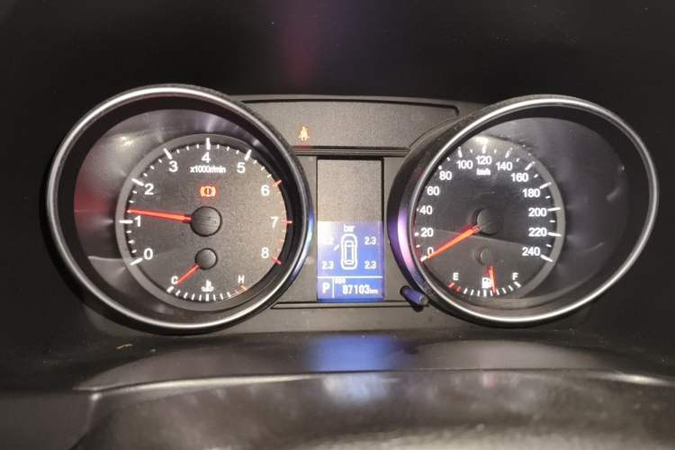 Used Haval H6 2013 Upgraded Model 2.4L Automatic Two-Wheel Drive Elite Version Instrument Cluster