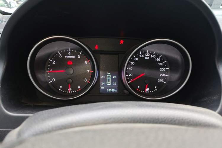 Used Haval H6 2013 Upgraded Model 1.5T Manual Two-Wheel Drive Elite Version Instrument Cluster