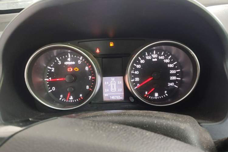 Used Haval H6 2013 Upgraded Model 1.5T Manual Two-Wheel Drive Elite Version Instrument Cluster