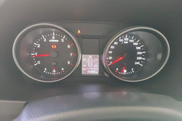 Used Haval H6 2013 Upgraded Model 1.5T Manual Two-Wheel Drive Elite Version Instrument Cluster