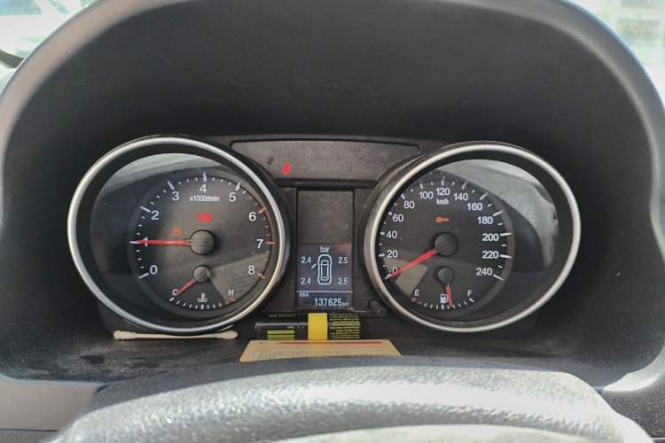 Used Haval H6 2013 Upgraded Model 1.5T Manual Two-Wheel Drive Elite Version Instrument Cluster