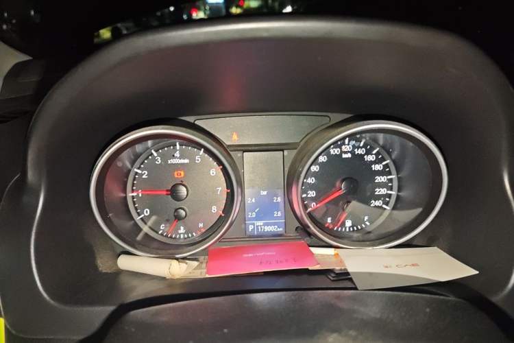 Used Haval H6 2013 Upgraded Model 2.4L Automatic Two-Wheel Drive Elite Version Instrument Cluster