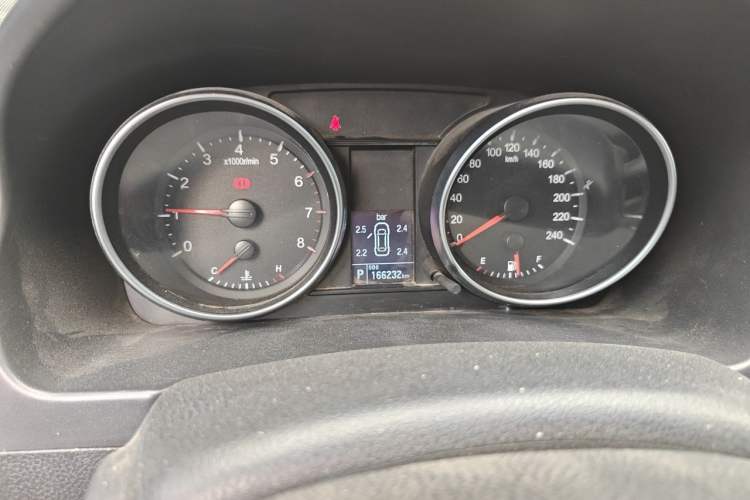 Used Haval H6 2013 Upgraded Model 2.4L Automatic Two-Wheel Drive Elite Version Instrument Cluster