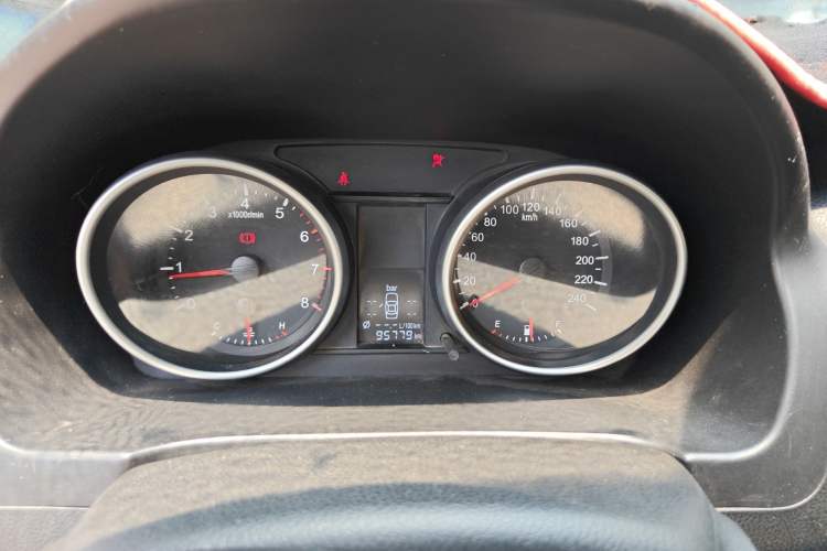 Used Haval H6 2013 Upgraded Model 1.5T Manual Two-Wheel Drive Urban Version Instrument Cluster