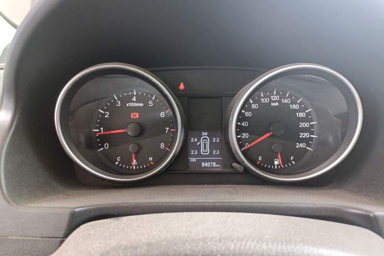 Used Haval H6 2013 Upgraded Model 1.5T Manual Two-Wheel Drive Elite Version Instrument Cluster