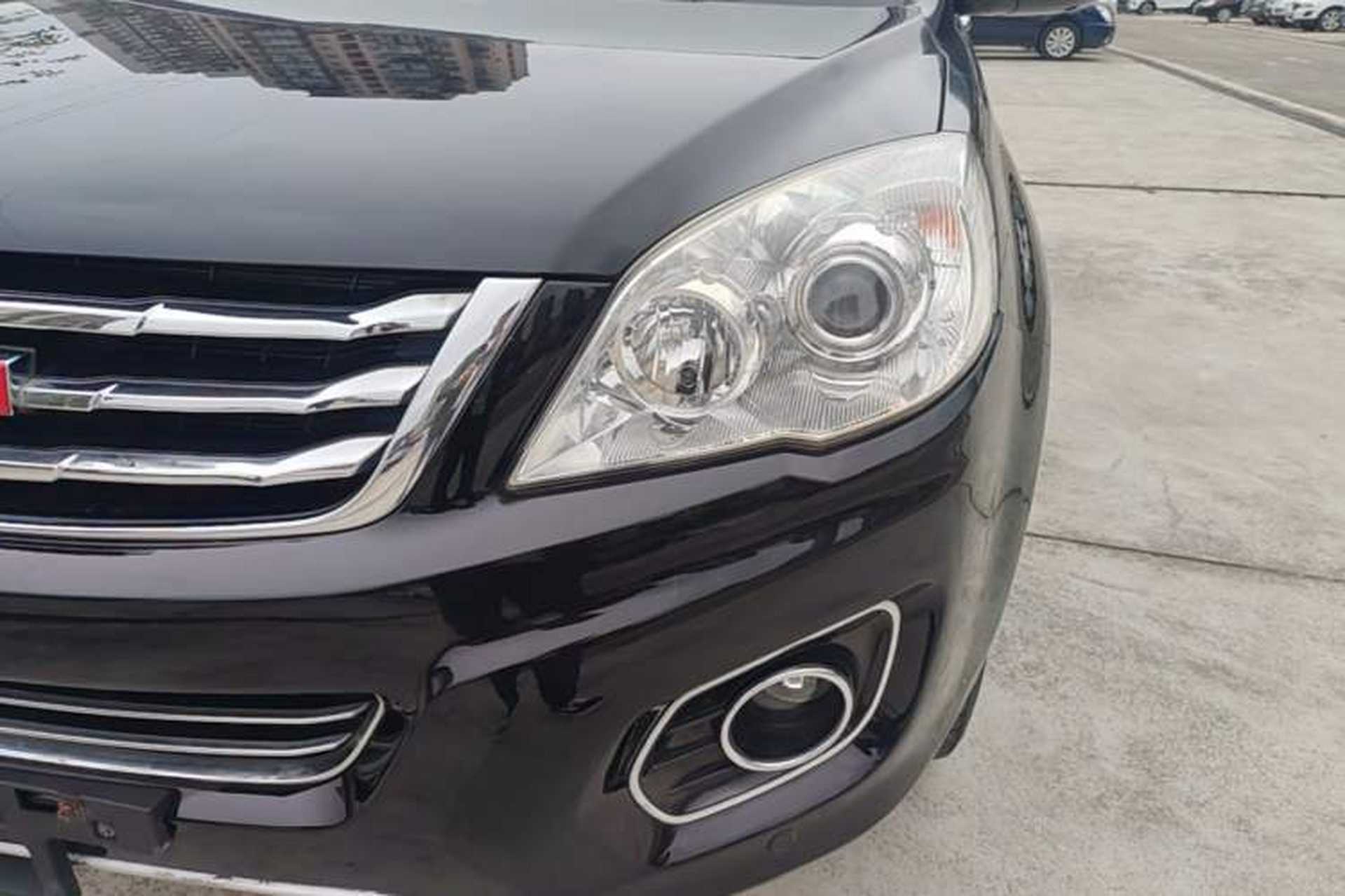 Used Haval H6 2013 Upgraded Model 1.5T Manual Two-Wheel Drive Elite Version Left Front Headlight