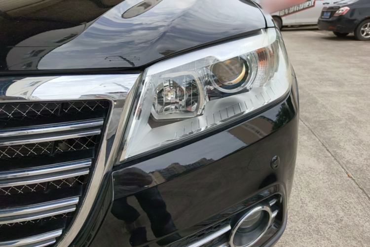 Used Haval H6 2013 Sports Edition 1.5T Manual Two-Wheel Drive Elite Model Left Front Headlight