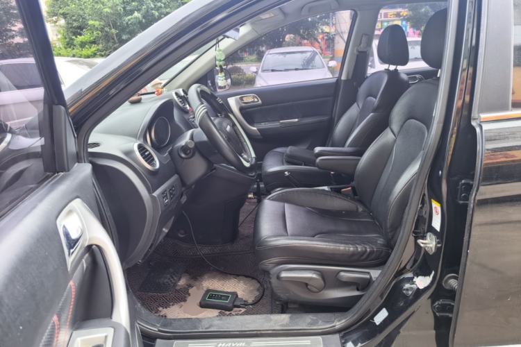 Used Haval H6 2013 Upgraded Model 2.4L Automatic Two-Wheel Drive Elite Version Left Front Seat