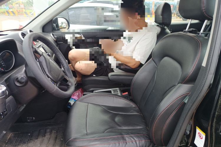 Used Haval H6 2013 Upgraded Model 2.4L Automatic Two-Wheel Drive Elite Version Left Front Seat