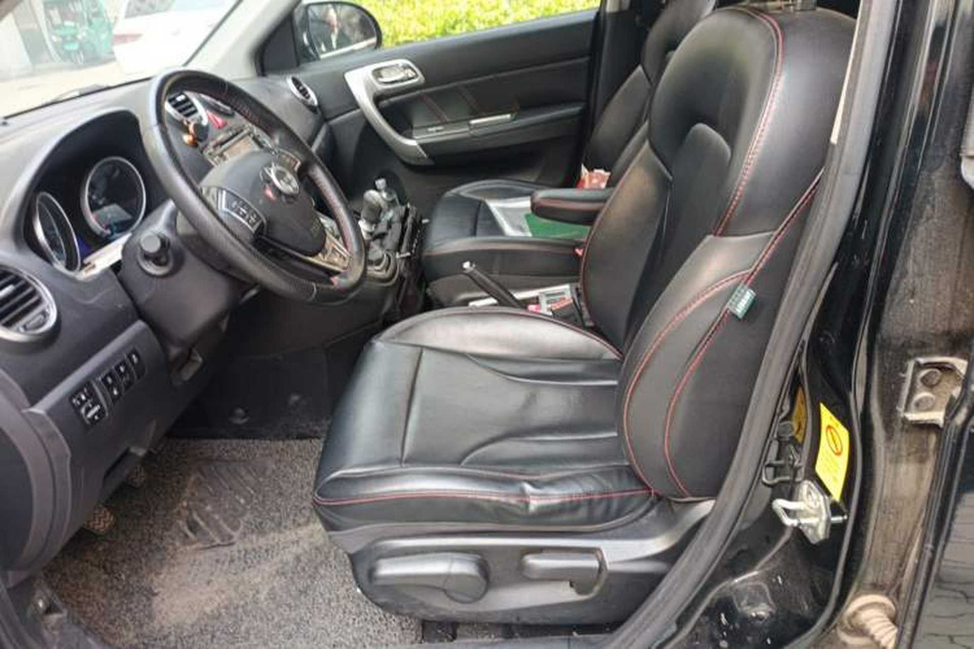 Used Haval H6 2013 Upgraded Model 1.5T Manual Two-Wheel Drive Elite Version Left Front Seat